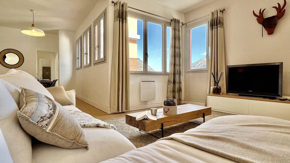Cauterets Apartment | Au coeur de ville, bel appt 3 chambres de 105m2.