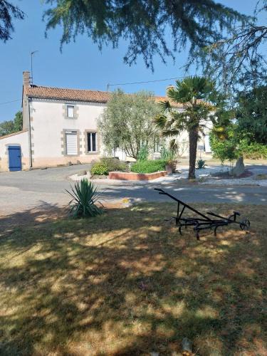 Faye-l'Abbesse Bed & Breakfast | Au granit bleu