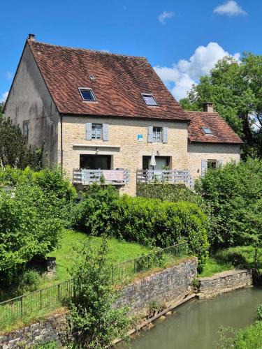 Saint-Germain-les-Arlay Bed & Breakfast | Au Lavoir du Serein "La Billaude" et "La Langouette"