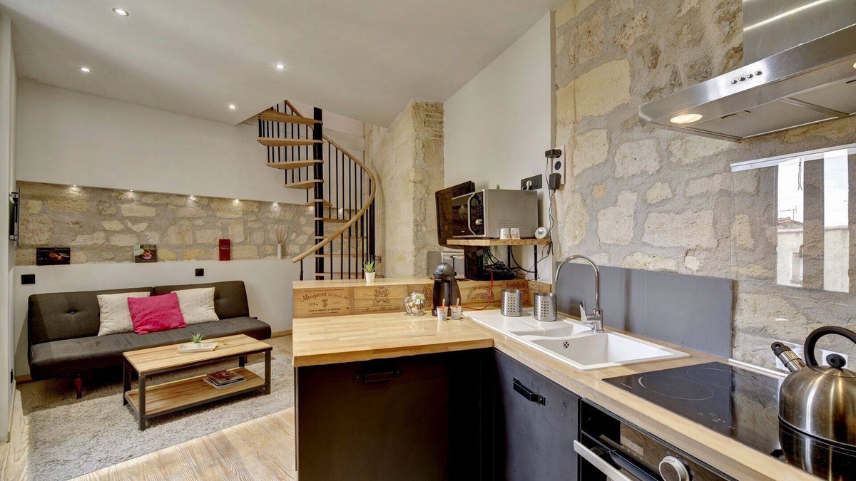 Capucins - Victoire Apartment | Au Marché des Capucins - Joli T2 en duplex
