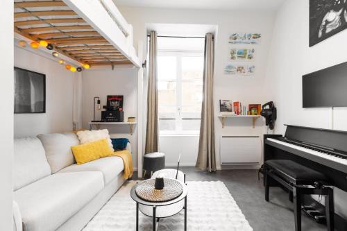 Nantes Centre Apartment | Au Pas de Bouffay, perched nest, medieval quarter