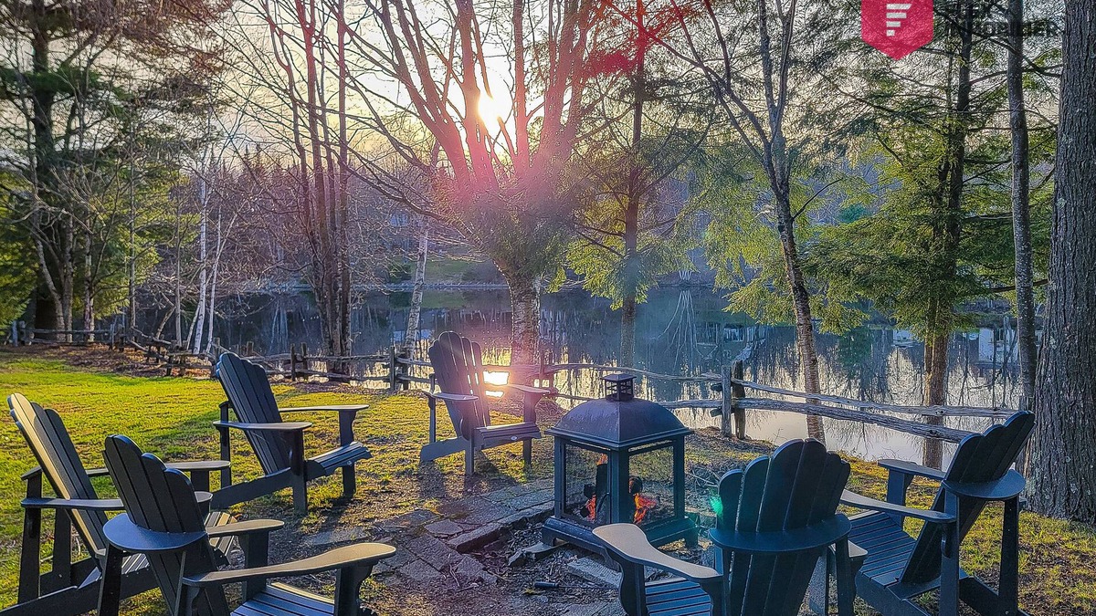 Bury Ski Chalet | Au Petit Bonheur - Waterfront Eastern Townships