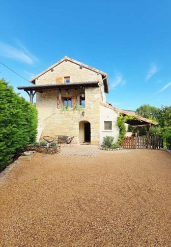 Sance House | Au pré des pierres