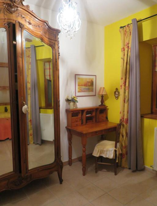 Belley House | "Au Saint-Jean