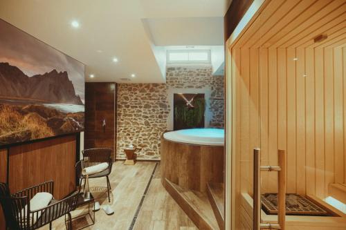 Vaux-en-Beaujolais Hotel | Auberge de Clochemerle, Spa privatif & restaurant gastronomique
