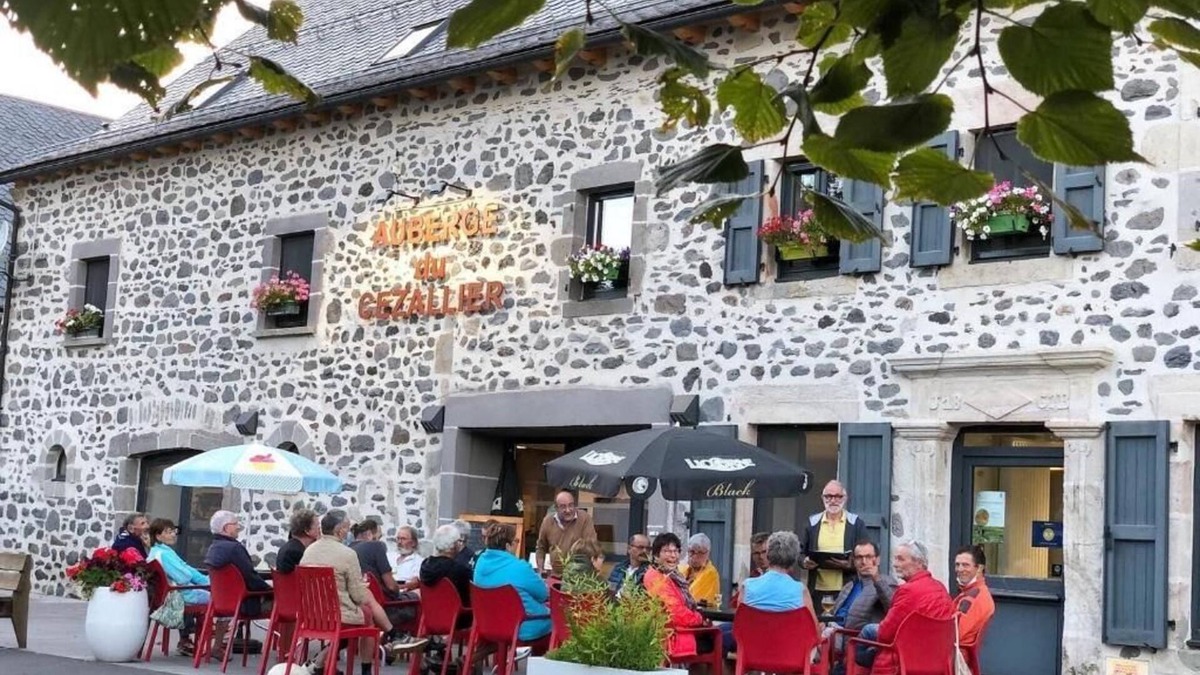 Montgreleix Hotel | Auberge du Cézallier