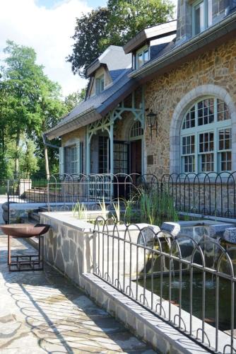 Leignon House | Auberge du chateau de Leignon