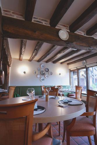Selles-Saint-Denis Hotel | Auberge Du Cheval Blanc - Teritoria