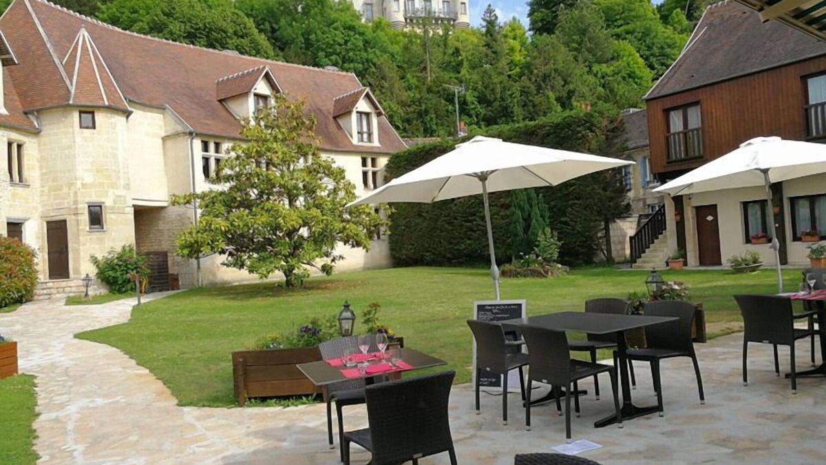 Mello Hotel | Auberge du jeu darc