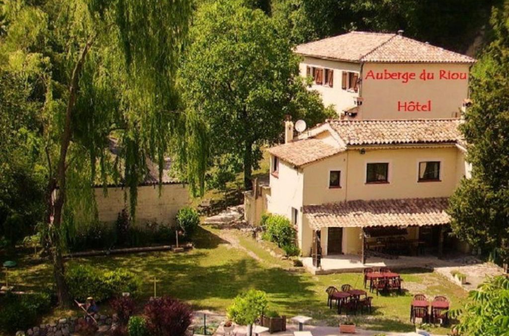 Puget-Rostang Hotel | Auberge Du Riou