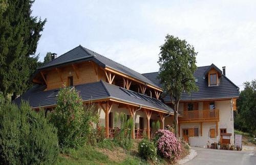 Pringy House | Auberge La Ferme De Ferrières