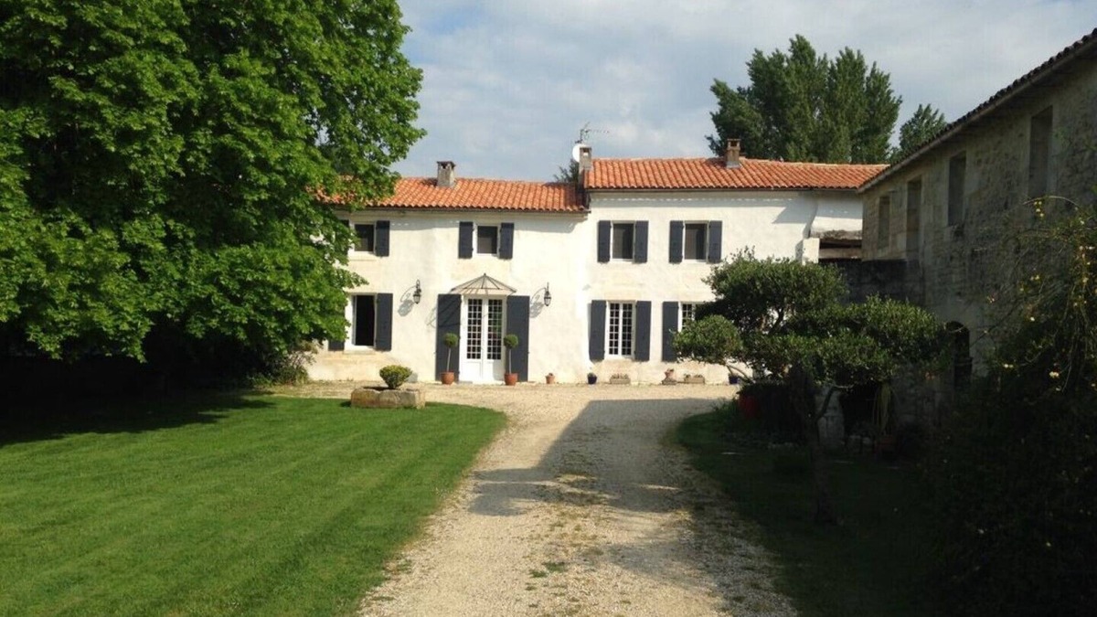 La Clisse Cottage | AUBIERRE LA RIVIERE LA CLISSE