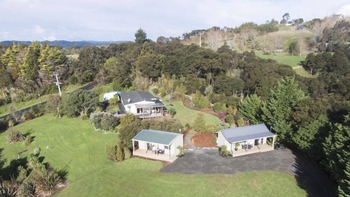 Clevedon Cottage | Auckland Country Cottages - Tui Cottage