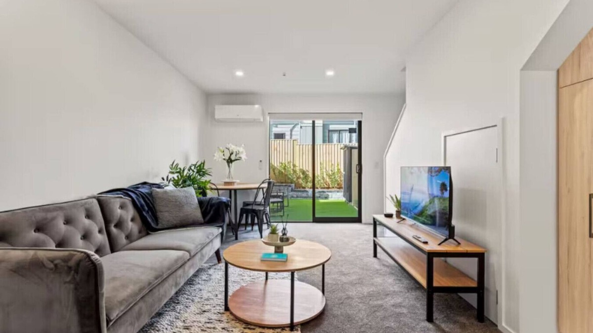 Te Atatu Peninsula House | Auckland Peninsula Stunner