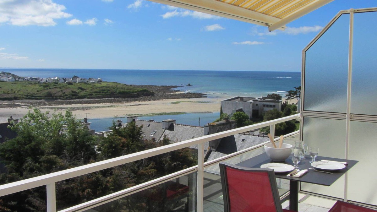 Audierne Apartment | Audierne-Bright apartment with terrace and breathtaking ocean view - Wifi