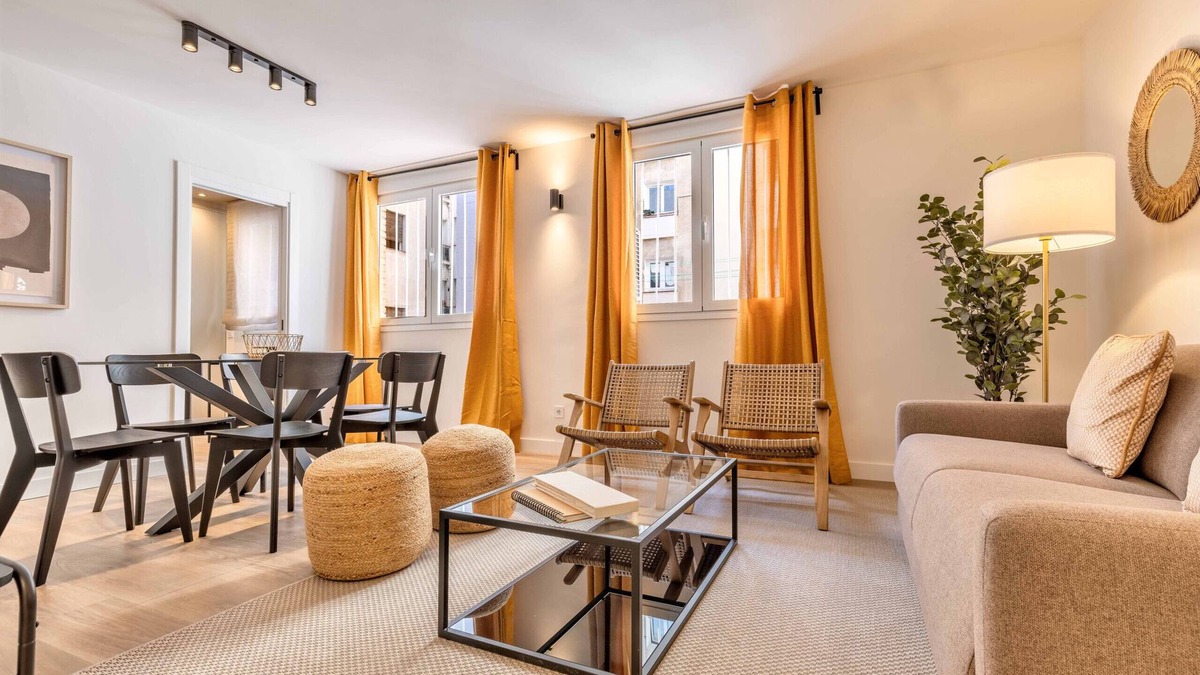 El Viso Apartment | Auditorio lll apartment in Madrid