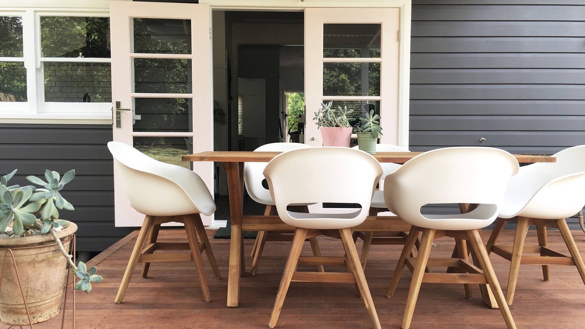 Nowra House | AUDREY'S Five Star Cottage in great central location