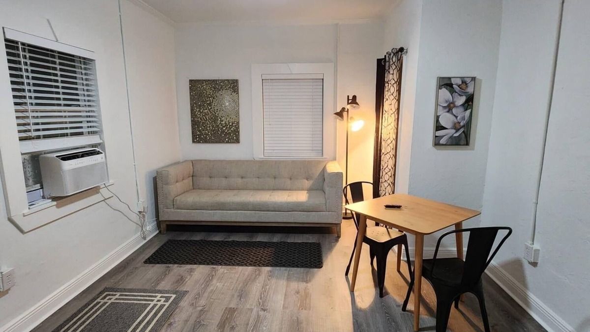 Audubon Apartment | Audubon House Apt. 2: 2bd/1ba