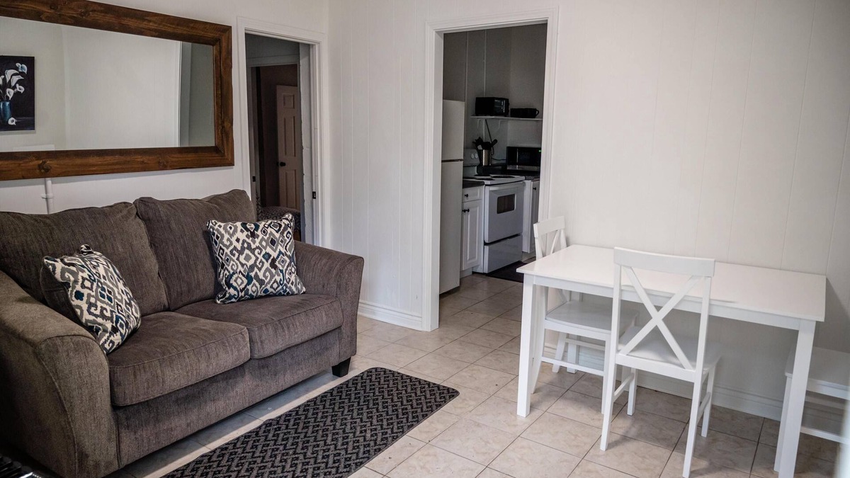 Black Pearl Apartment | Audubon House Apt. 3: 1bd/1ba