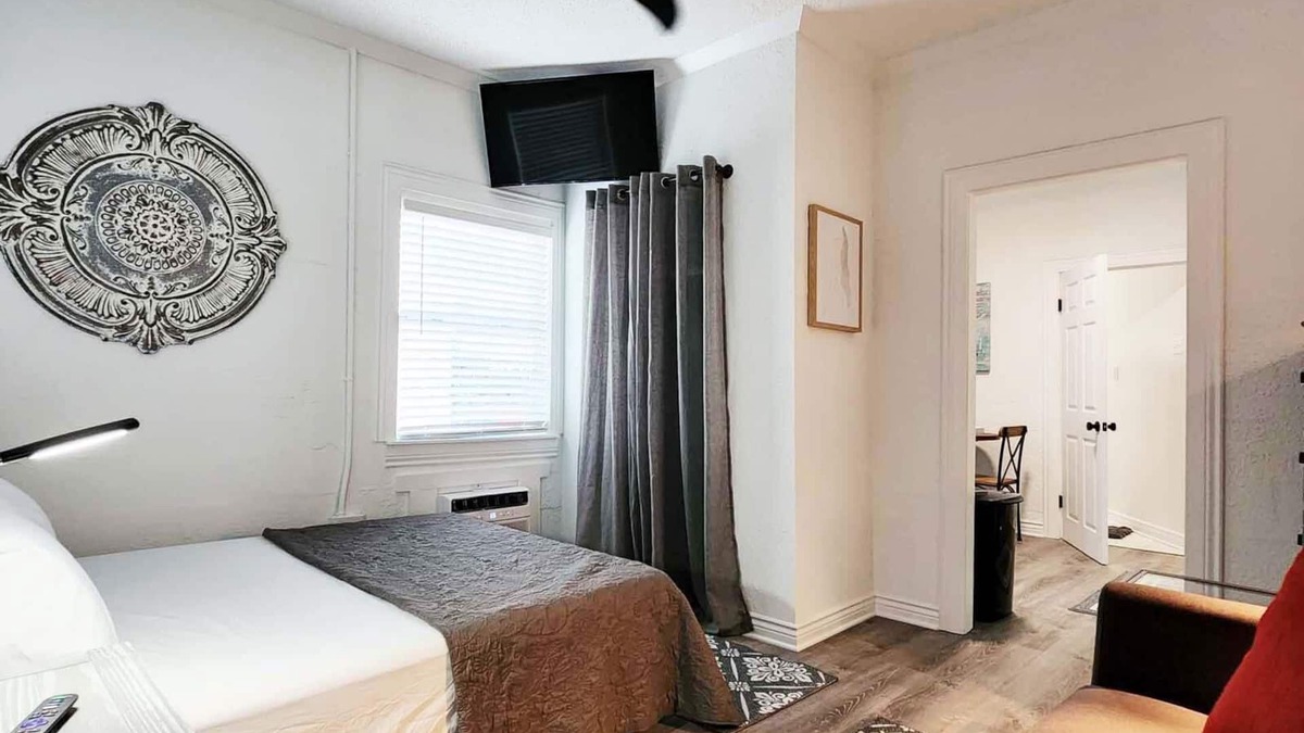 Black Pearl Apartment | Audubon House Apt. 5 Studio