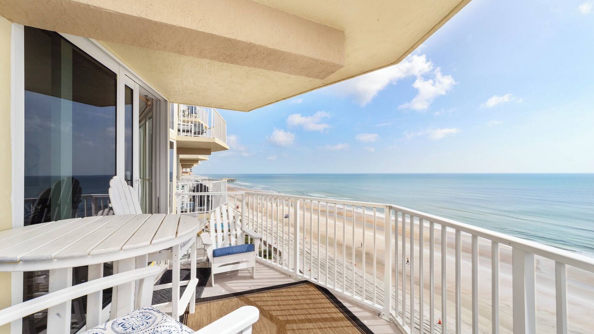 Daytona Beach Shores Condo | AUG - OCT SALE! Stunning Oceanfront King Ste 2Bd2BA Pool NoDrive BEACH ShoreClub