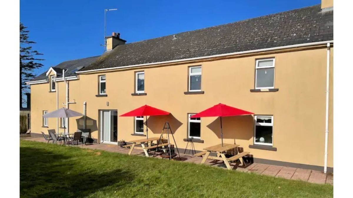 Hook Head House | Aughfad Main House Indoor sports hall & games area
