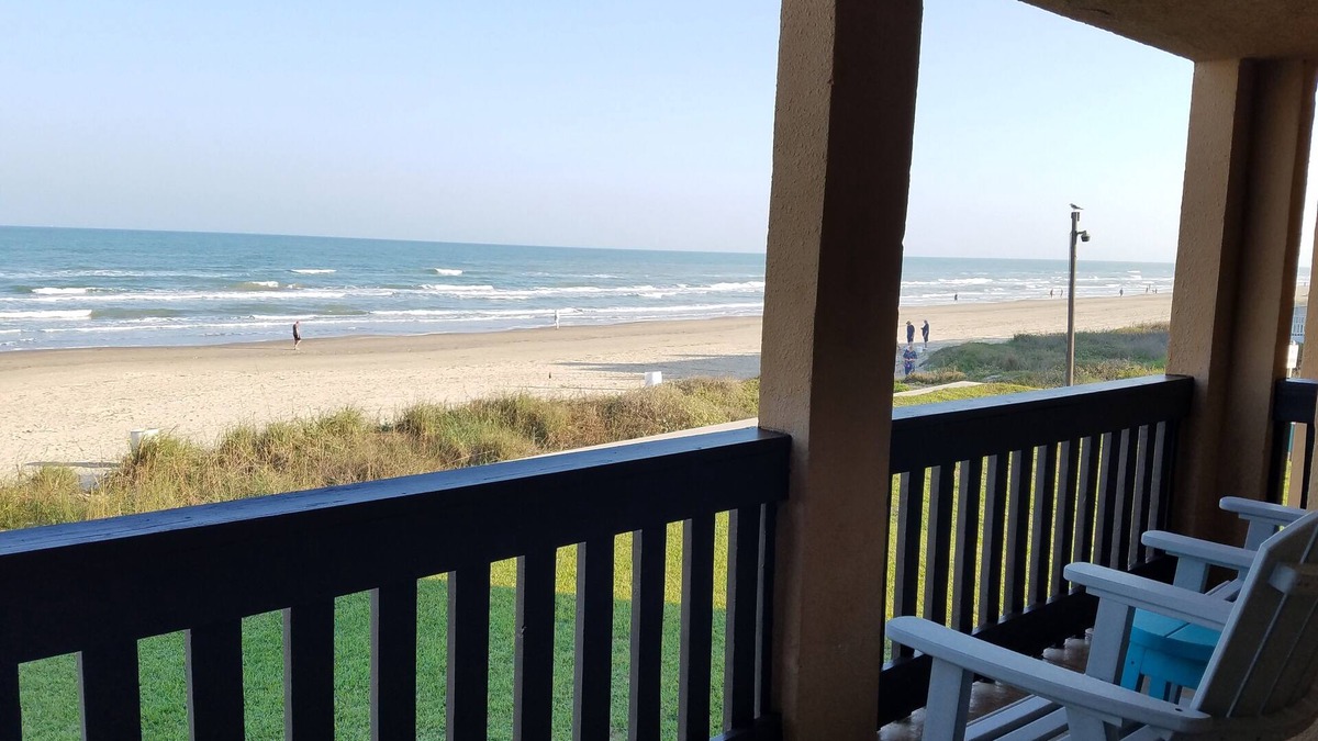 South Padre Island Condo | "August" 2025-SPECIAL" 100% Beachfront View 100% Remodeled Condo