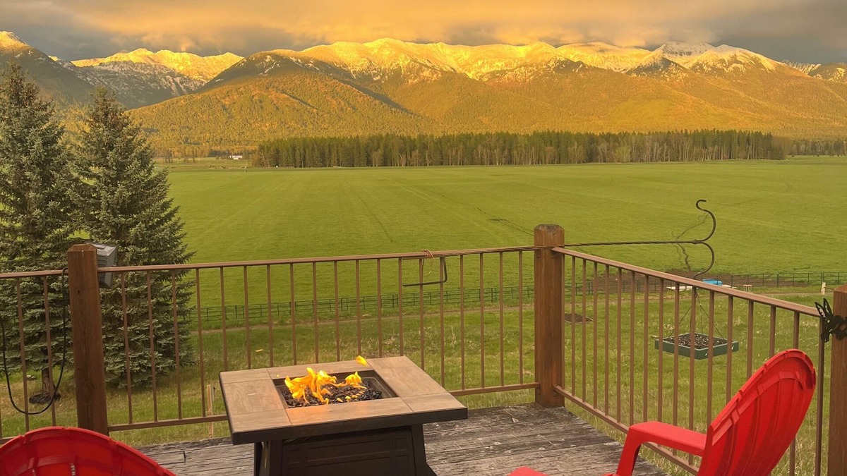 Bigfork House | August Availability! Large Bigfork home with mountain Views.