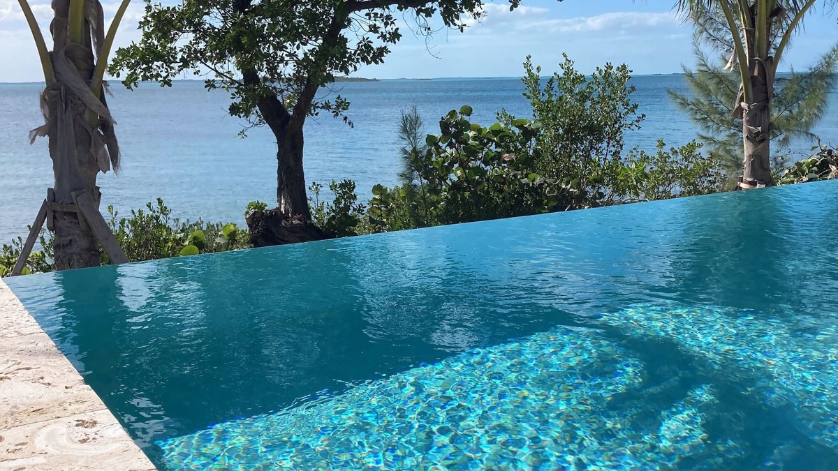 Great Guana Cay House | August Discount! Luxury Waterfront 6BR home, infinity pool, boat dock, kayak