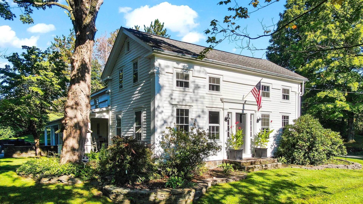 Chatham House | August Summer weeks available! Pool, Jacuzzi, Pond, Private Chef & More!