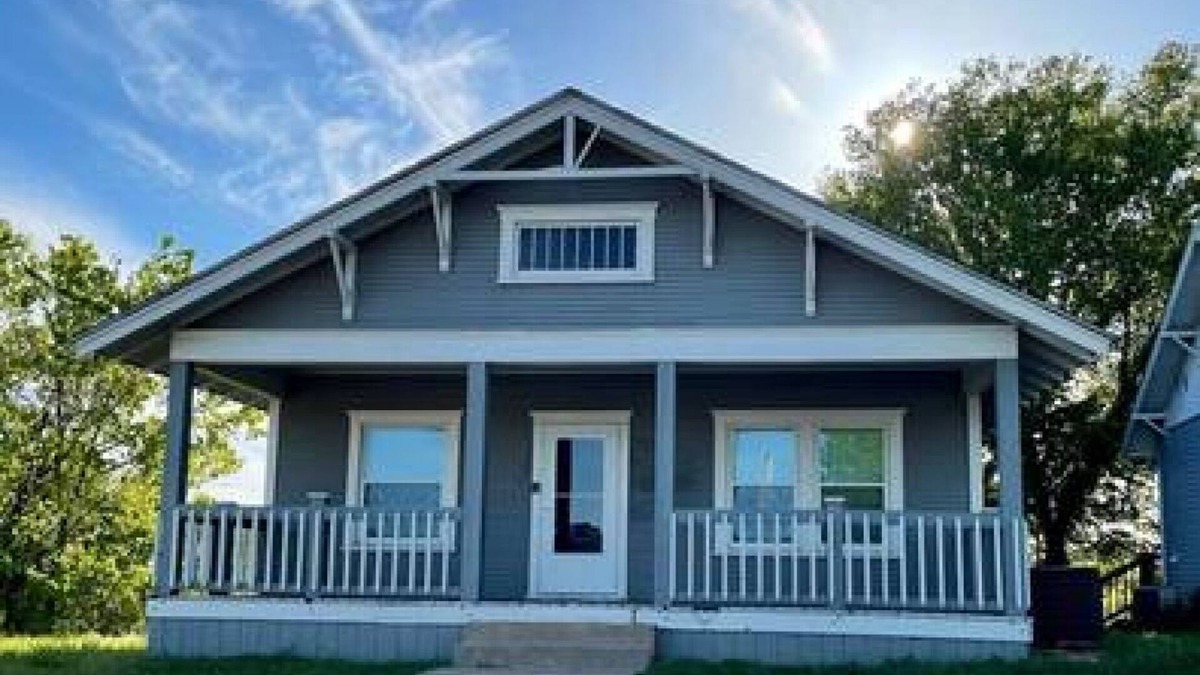 Augusta House | Augusta Bungalow - Three Bedroom House, Sleeps 8
