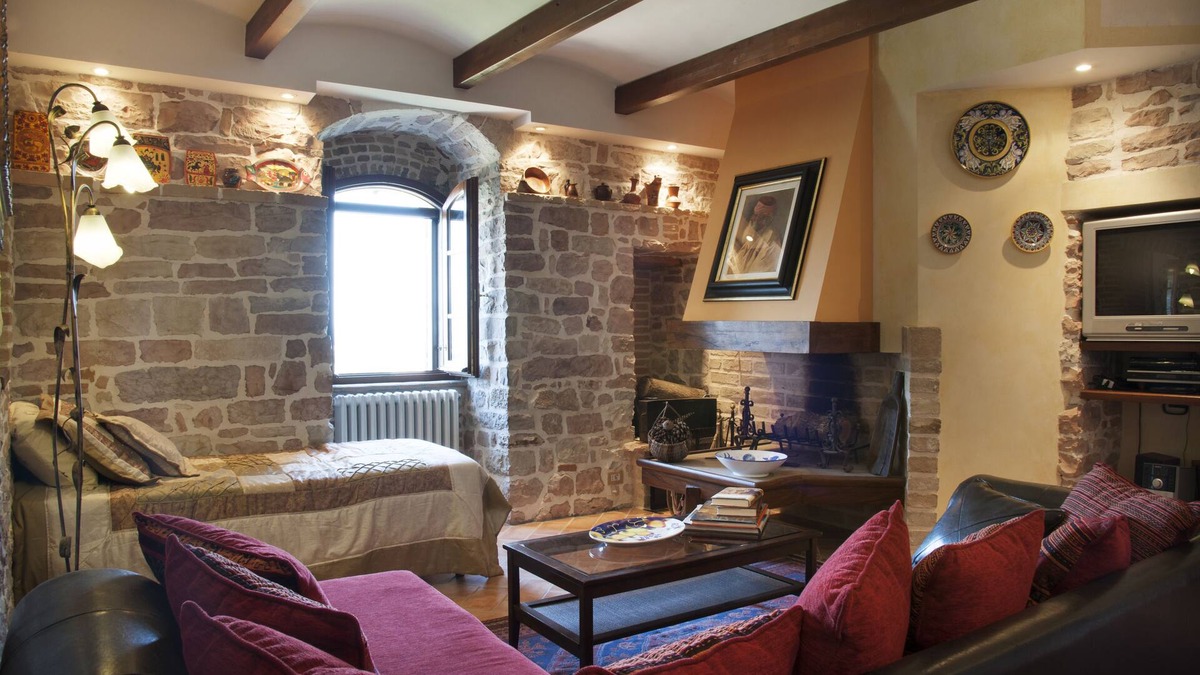 Spello Apartment | Augustus - Hilltop Medieval Escape with Panoramic View