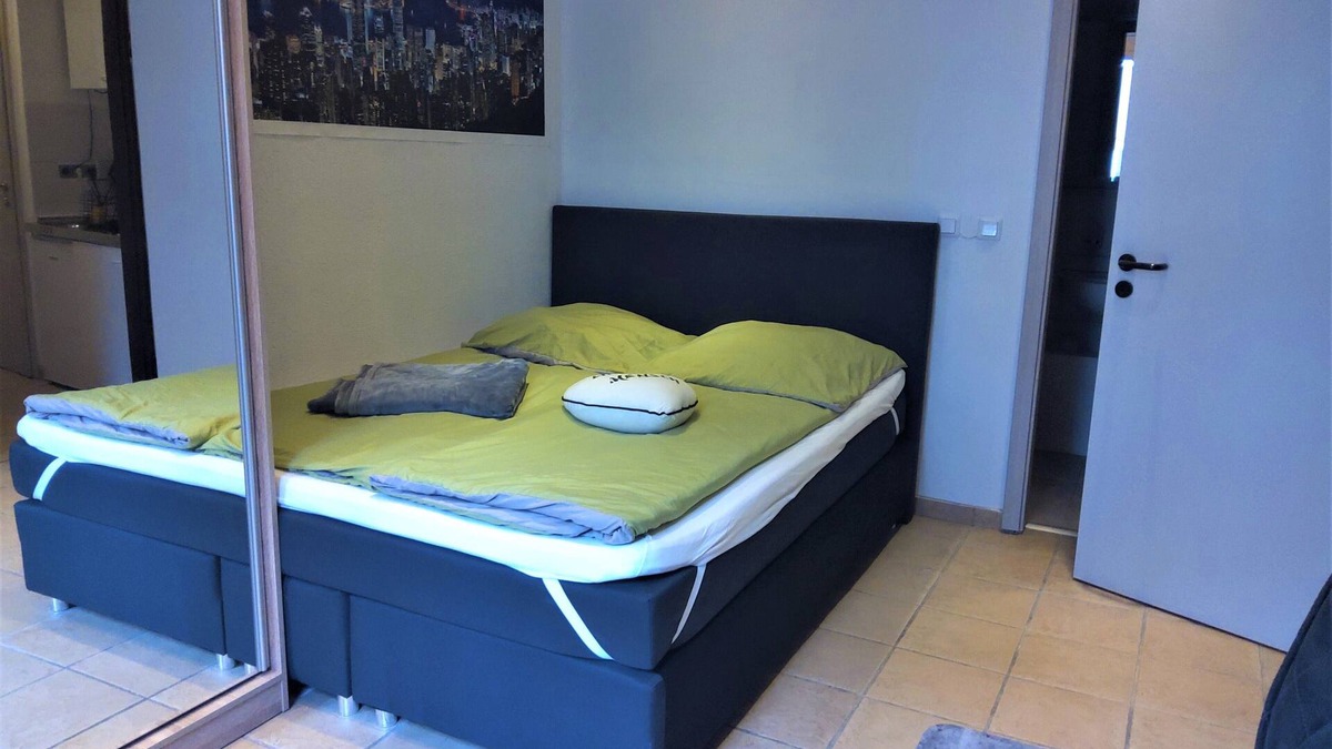 Kernstadt Apartment | Aunt Emma "Hong Kong" the opportunity to experience a touch of China