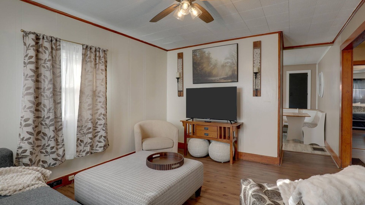 Quincy House | Aunt Lele's Cozy Cottage