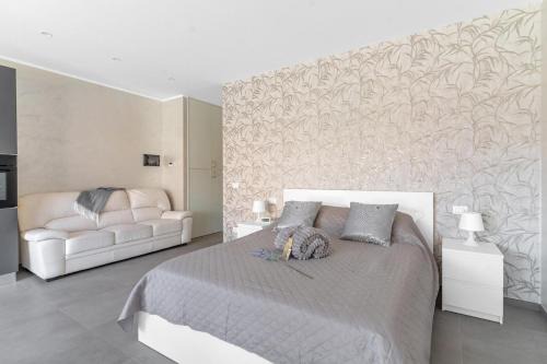 Castiglione delle Stiviere Apartment | Aura Suite near Lake Garda