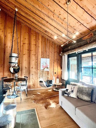 Rukatunturi Apartment | Aurora by the Slopes, ski in, hike & xc-ski tracks, spectacular Views, sauna, wifi
