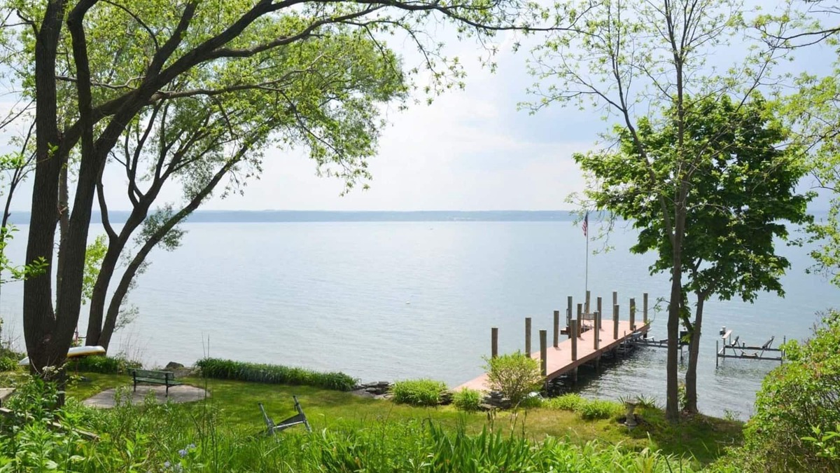Town of Ledyard Cottage | Aurora Escape: "Spectacular Design Awaits You!"