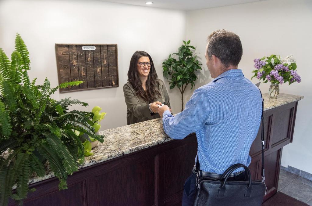 Kingston Hotel | Aurora Inn