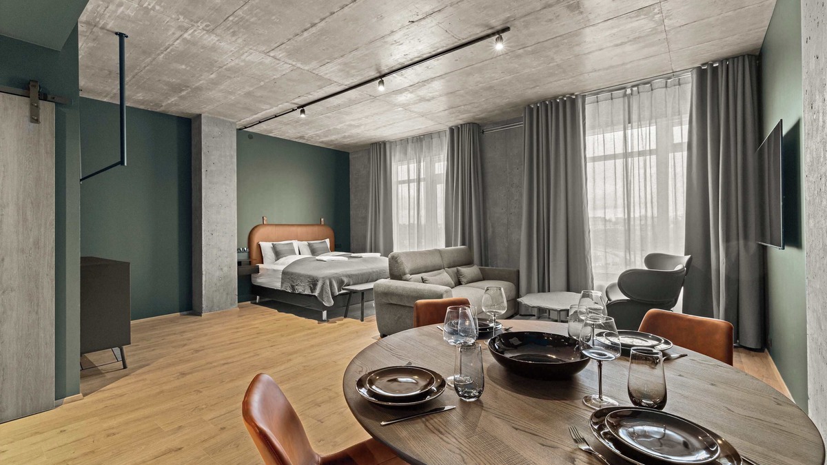 Capital Region Apartment | Aurora Nooks - Superior Studio for 4 - free parking