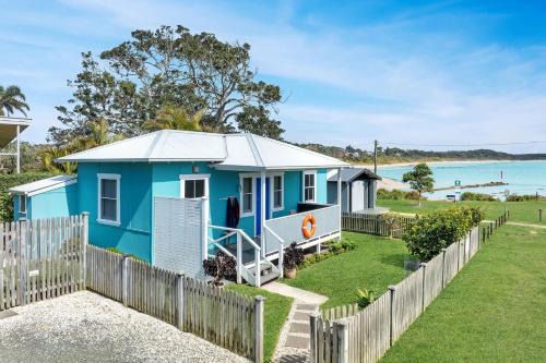 Currarong House | Aurora quintessential beachfront couples getaway
