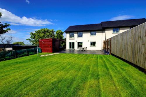 Saint Ola House | Aurora - Self Catering, Kirkwall, Quiet Location with Luxury Hot Tub