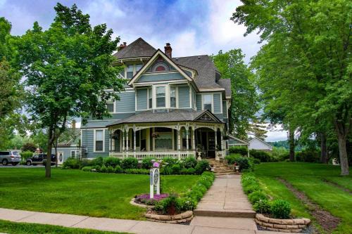 Stillwater Hotel | Aurora Staples Inn