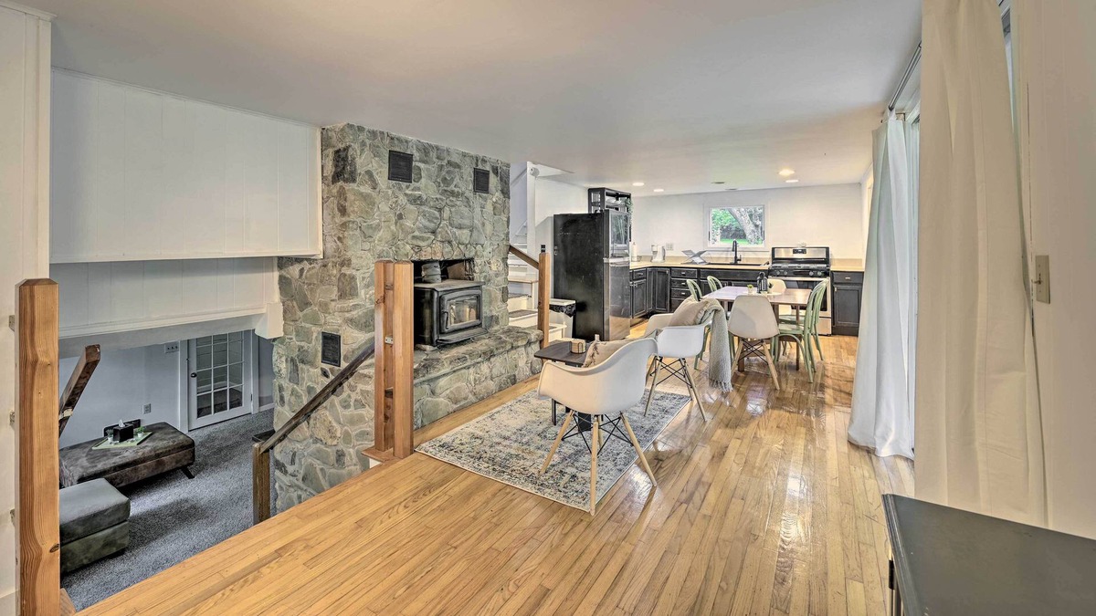 Austerlitz House | Austerlitz Home w/ Updated Interior + Porch!