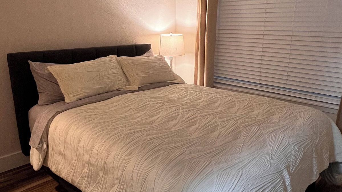 North Austin Civic Association House | Austin 1 bedroom home near Q2 Stadium & Domain, Formula 1