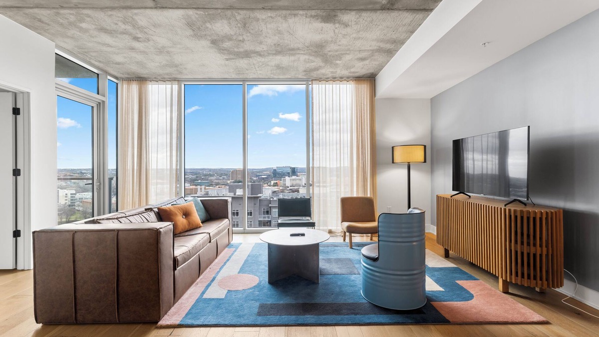 Rainey Street Historic District Condo | Austin Affinity Lake View Penthouse