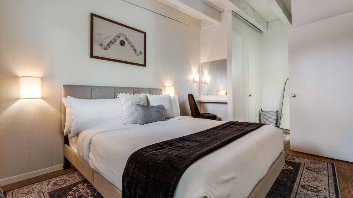North University Apartment | Austin Central | Pet-Friendly | 10 min to Downtown