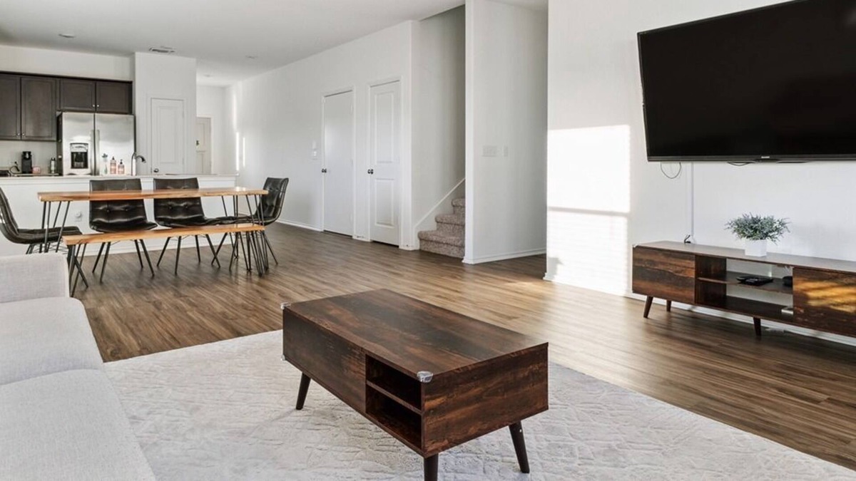 Del Valle House | Austin Getaway: Come, Stay, and Play!