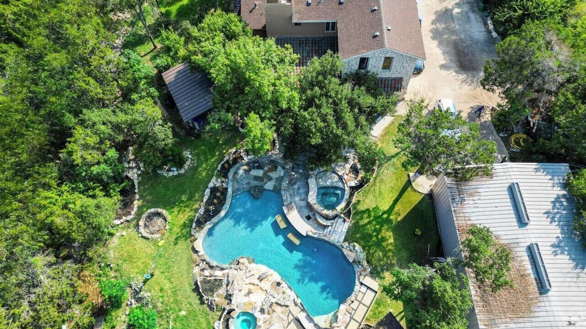 Hudson Bend House | Austin | Lake Travis | 4/3.5 Pool Oasis & Tub