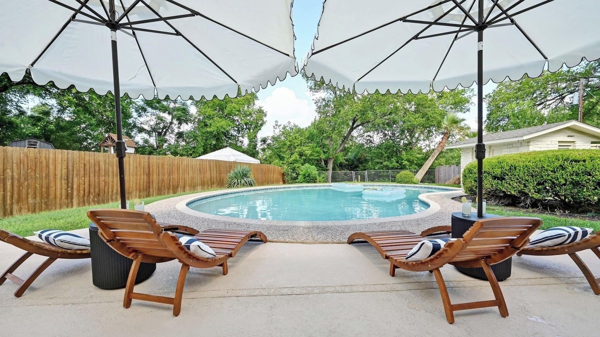 Saxony House | Austin Music Retreat - Spacious 5BR home w/private pool & game room near Austin