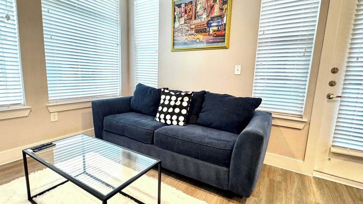 McNeil Apartment | Austin Stay w- Pool & Gym